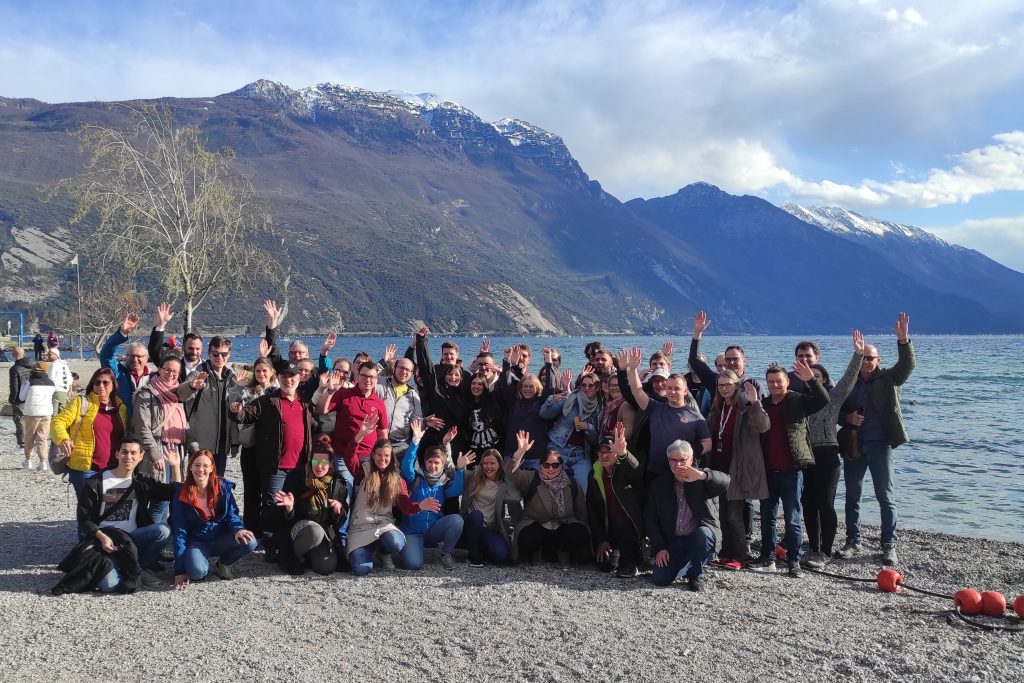 Die Reisegruppe des MVA am Gardaseeufer in Riva.